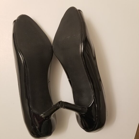RSVP Black Patent Leather  Peep-Toe Heels  size 9.5 W - Picture 6 of 7